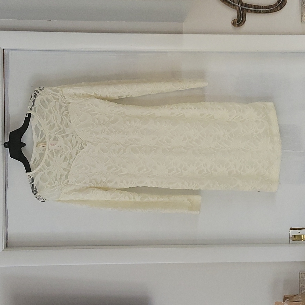 Tyche bodycon cream lace dress